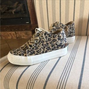 Blowfish Bailey Leopard print wedge sneaker sz 6
